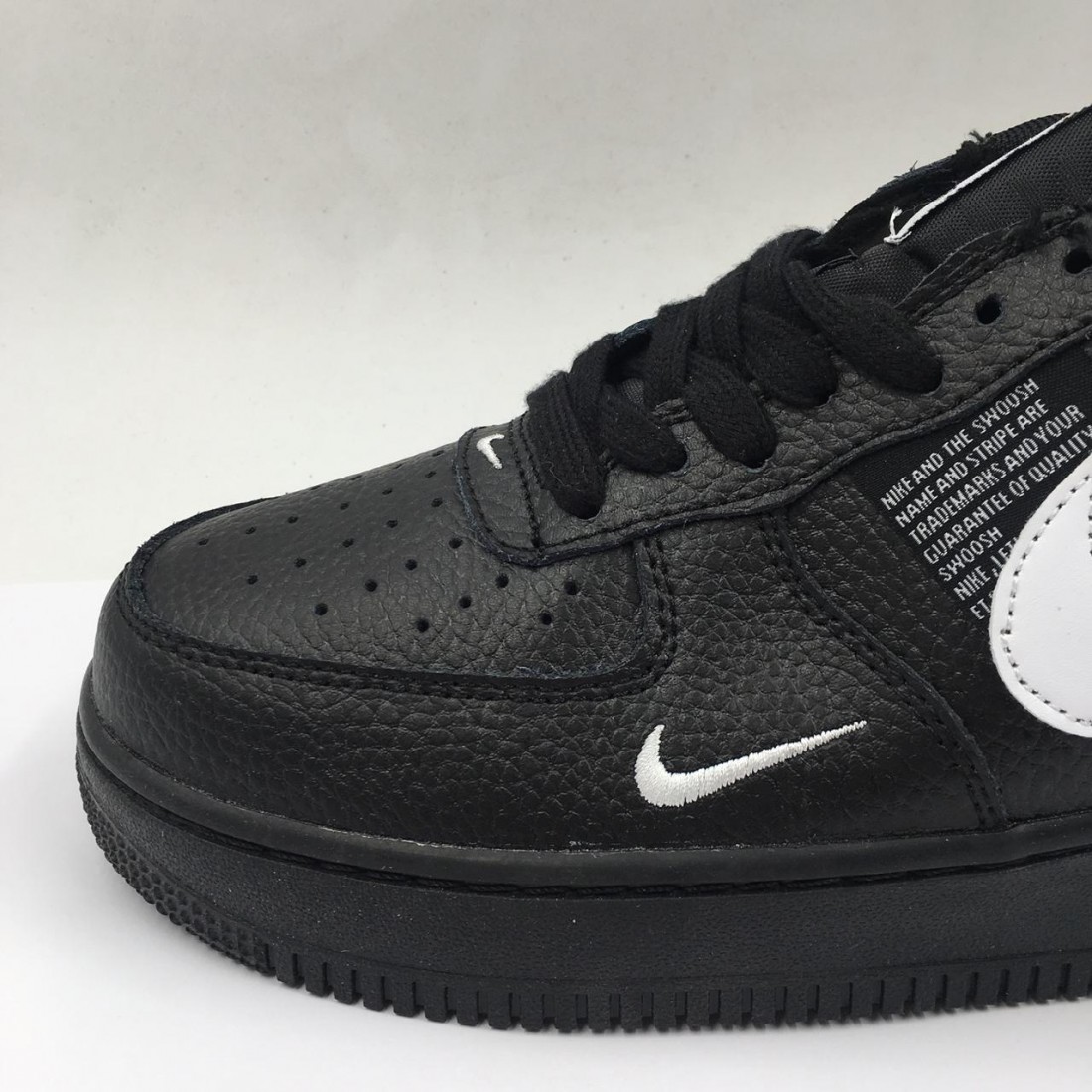 Air Force 1 LV8 Utility Black